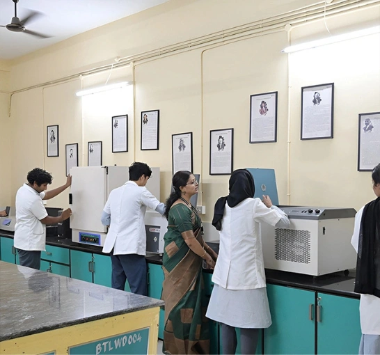 Instrumentation laboratory at Cheran College of Pharmacy
